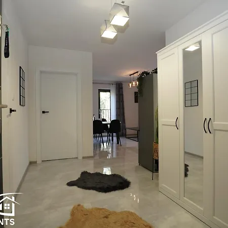 Pine Tree House 11 D&d דירה
